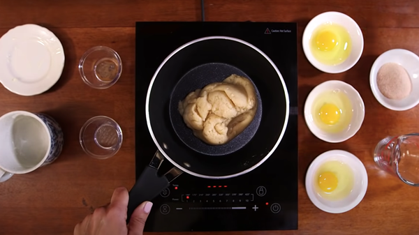 Disney chia sẻ cách làm bánh quẩy churro nổi tiếng: Làm dễ, ăn ngon, quên bim bim được rồi ảnh 2