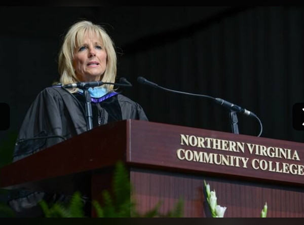 Bà Jill Biden vẫn làm cô giáo nếu có là Đệ nhất Phu nhân, nhưng tại sao việc đó không dễ? ảnh 2