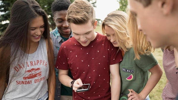 Mách bạn tuyệt chiêu biết được tuổi của ai đó từ… số điện thoại của họ ảnh 2