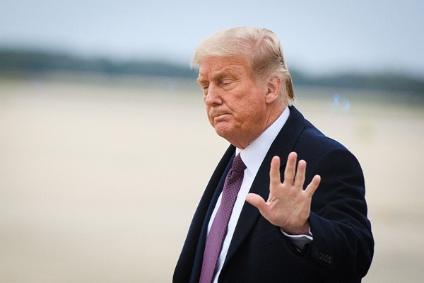 Viết sai chính tả nên vội vàng xóa bài đăng, nhưng Tổng thống Donald Trump vẫn bị “troll” ảnh 3