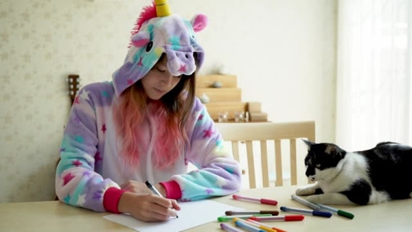 Khám phá bản thân: Những cuốn sách tới cái tủ lạnh trong nhà có thể nói gì về bạn? ảnh 4