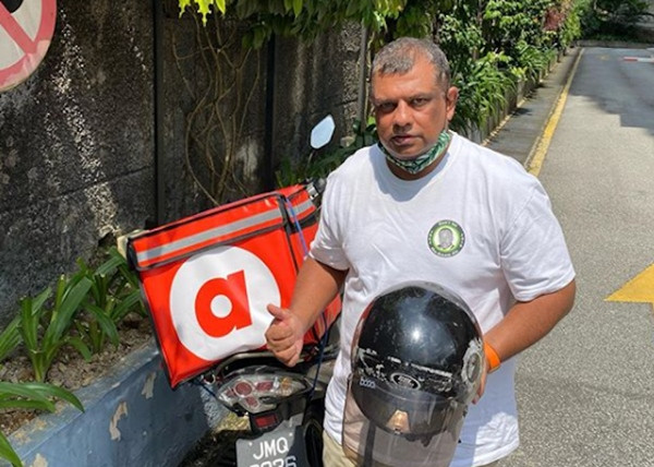 CEO của AirAsia tập đi xe máy: Khi tỷ phú “làm thêm” công việc ship thức ăn tận nhà ảnh 1
