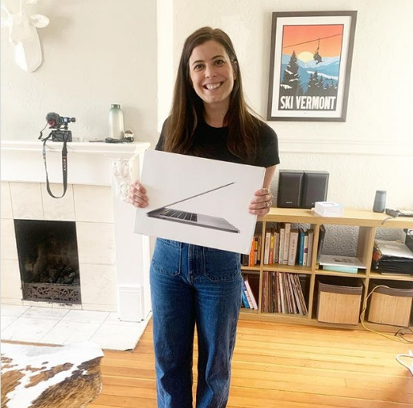 Chỉ từ một chiếc cặp tóc, cô gái đổi chác nhiều lần, cuối cùng đổi được hẳn… một căn nhà ảnh 2