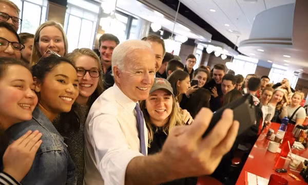 Ông Joe Biden từng theo học tại những trường Đại học danh tiếng nào của Mỹ? ảnh 8