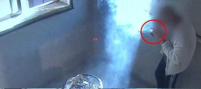 Thanh niên hút 100 điếu thuốc khiến ai cũng tưởng hỏa hoạn, mà lý do thì không ai ngờ tới ảnh 1