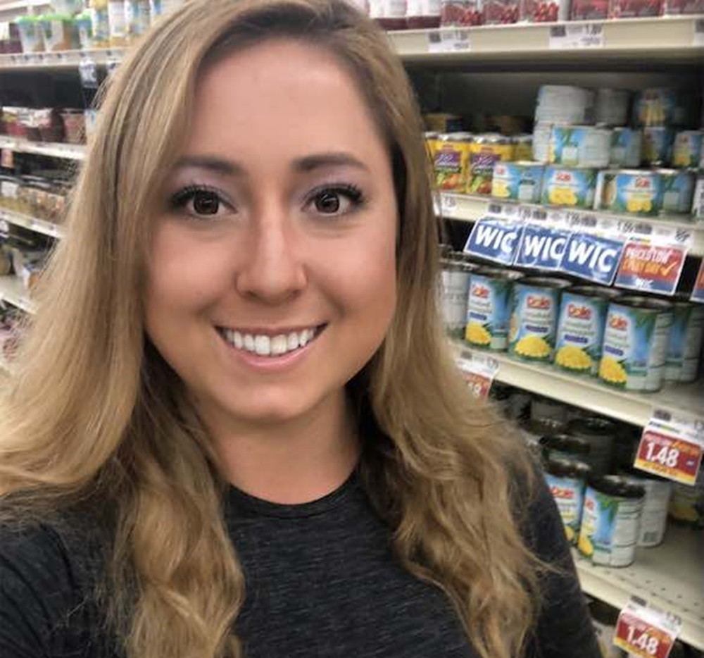 Để giúp người già giảm nguy cơ nhiễm virus corona, cô gái này làm một việc tử tế ảnh 1