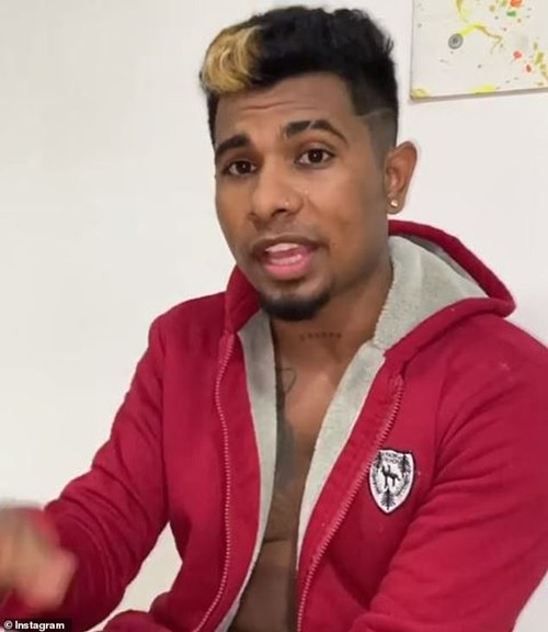 YouTuber nổi tiếng lừa người nghèo trên phố ăn xà phòng phủ sôcôla, khiến ai cũng phẫn nộ ảnh 2