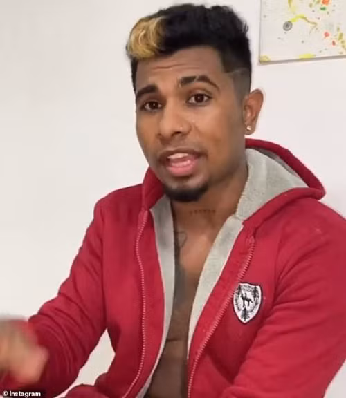 YouTuber nổi tiếng lừa người nghèo trên phố ăn xà phòng phủ sôcôla, khiến ai cũng phẫn nộ ảnh 2