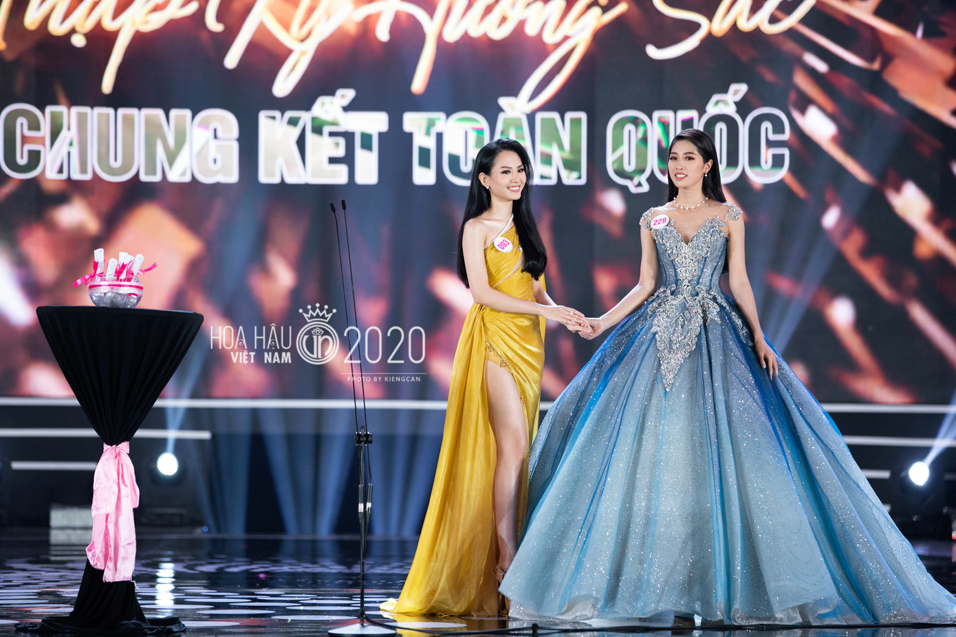 Hotgirl hàng không duy nhất lọt Top 10 Hoa hậu Việt Nam 2020 ảnh 7