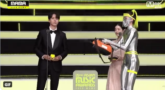 Showbiz 7/12: Động thái 'lạ' của Chế Phong sau khi ly hôn Thanh Thanh Hiền ảnh 5