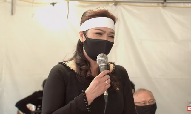 Showbiz 20/12: Ca sĩ tỷ phú Hà Phương viếng tặng gần 2 tỷ đồng ở đám tang nghệ sĩ Chí Tài ảnh 1