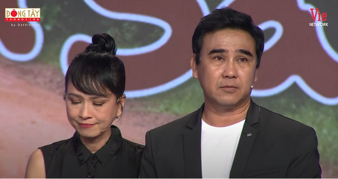 Showbiz 20/12: Ca sĩ tỷ phú Hà Phương viếng tặng gần 2 tỷ đồng ở đám tang nghệ sĩ Chí Tài ảnh 5