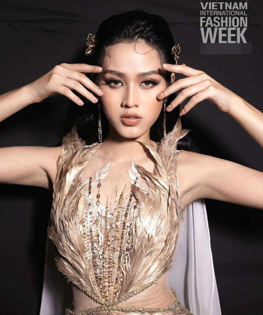 Chia sẻ clip đời thường, Hoa hậu Đỗ Thị Hà được khen xinh đẹp tự nhiên ảnh 6