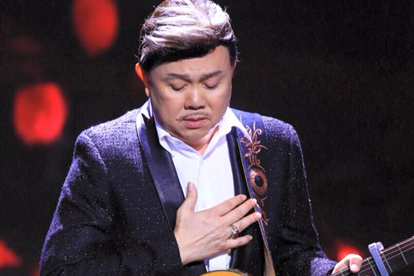 Showbiz 12/10: MC Đại Nghĩa hé lộ hình ảnh chưa kịp phát sóng của nghệ sĩ Chí Tài ảnh 1