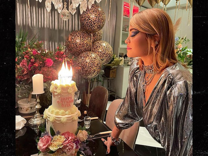 Showbiz 1/12: Vừa công khai yêu nhau, Huỳnh Anh đã gọi Lan Phương là 'vợ' ảnh 7