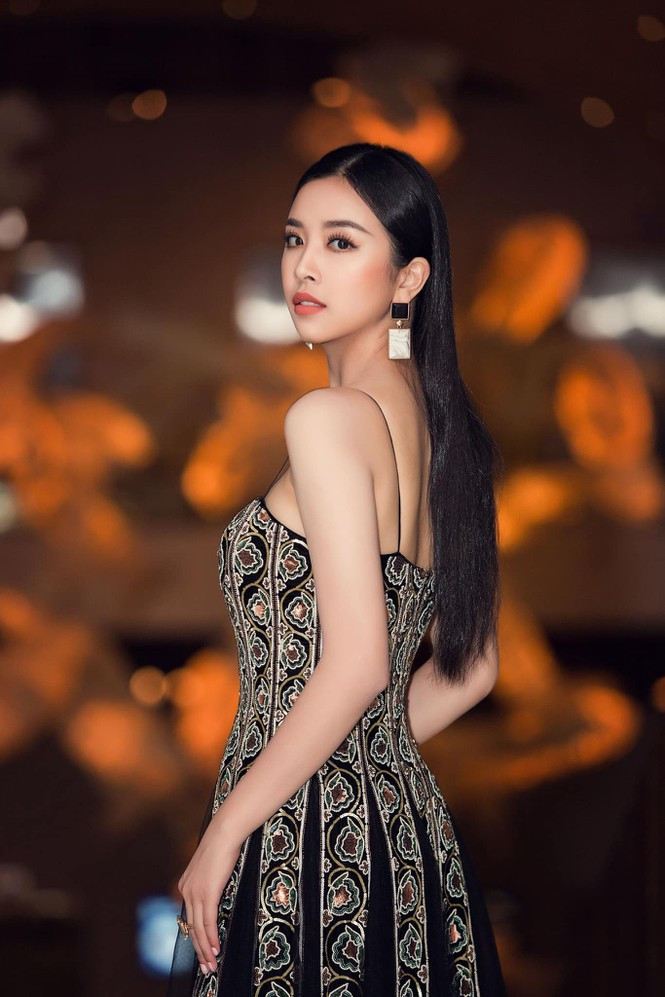 Showbiz 2/12: Hoàng Thùy Linh vướng nghi vấn sửa mũi vì lệch bất thường ảnh 3