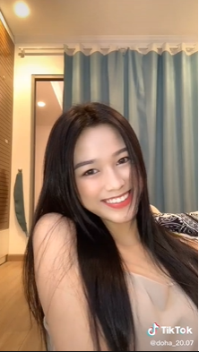 Chia sẻ clip đời thường, Hoa hậu Đỗ Thị Hà được khen xinh đẹp tự nhiên ảnh 1