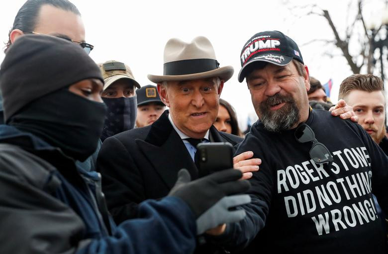 Người ủng hộ ông Trump náo loạn Washington trước ngày xác nhận kết quả bầu cử ảnh 7