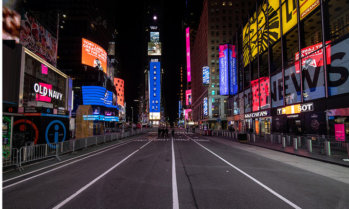 Giao thừa lặng lẽ ở Quảng trường Thời đại ảnh 25