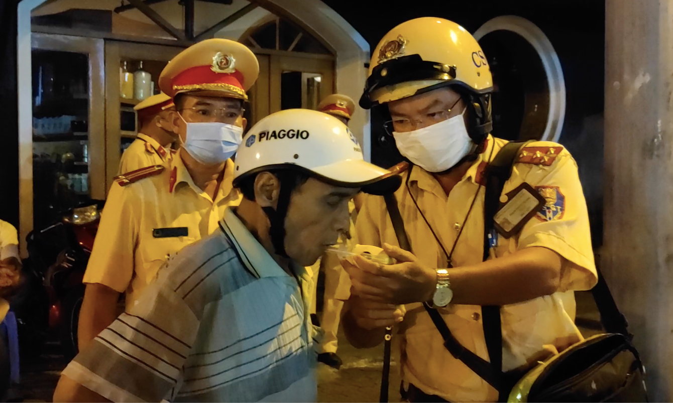 TPHCM thu giữ nhiều phương tiện vi phạm nồng độ cồn ảnh 1