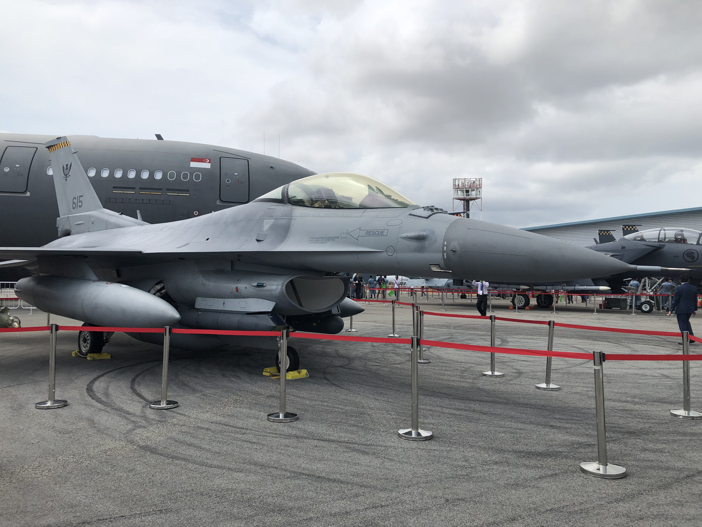 Những máy bay quân sự đình đám ở Singapore Airshow ảnh 6