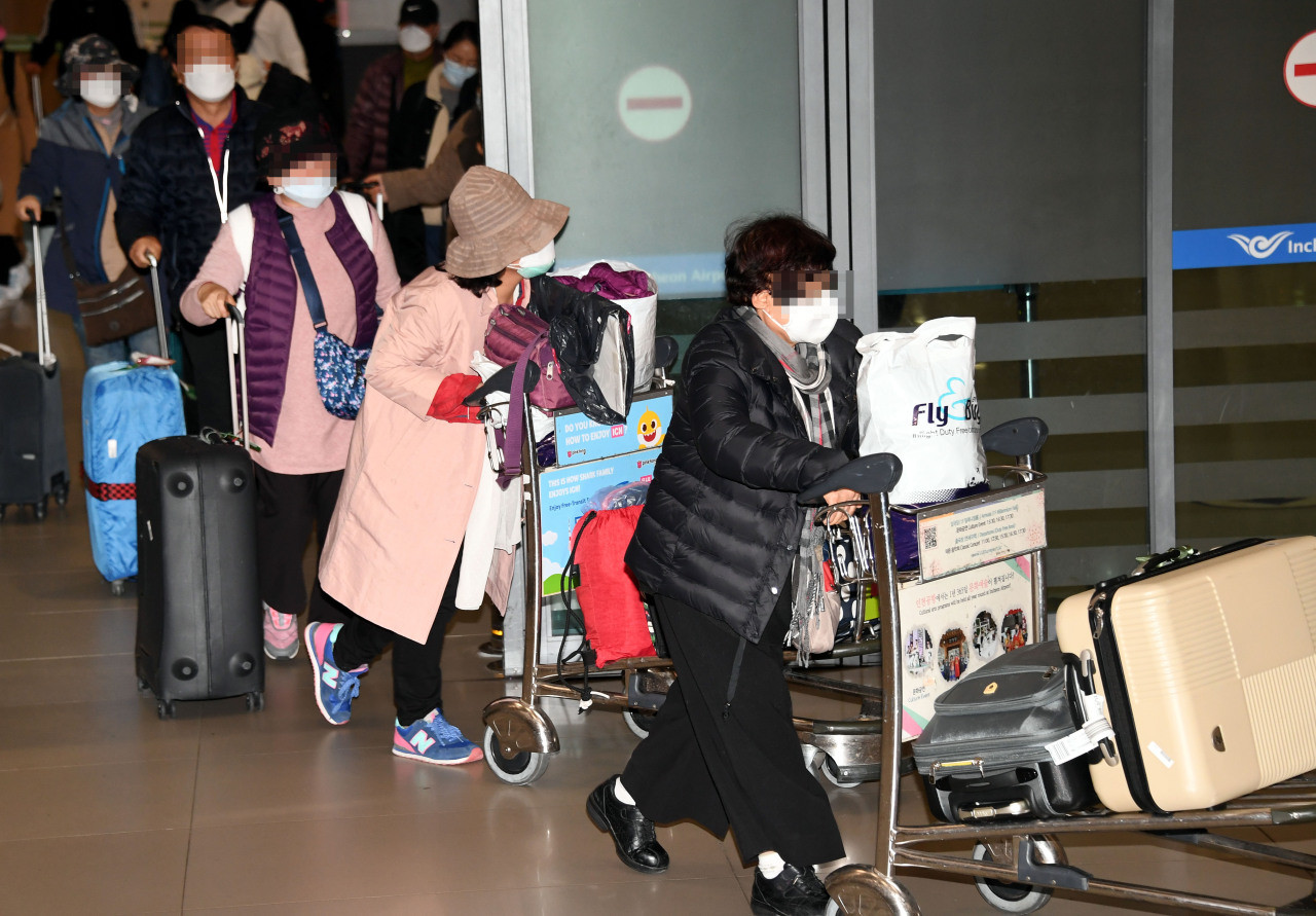 Nhà Trắng xin hơn 1 tỷ USD chống Covid-19, kiểm tra hàng Trung Quốc ảnh 2