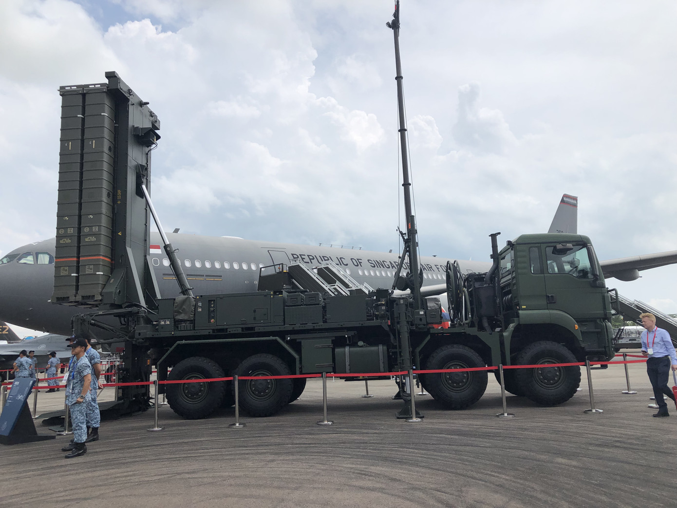 Những máy bay quân sự đình đám ở Singapore Airshow ảnh 10