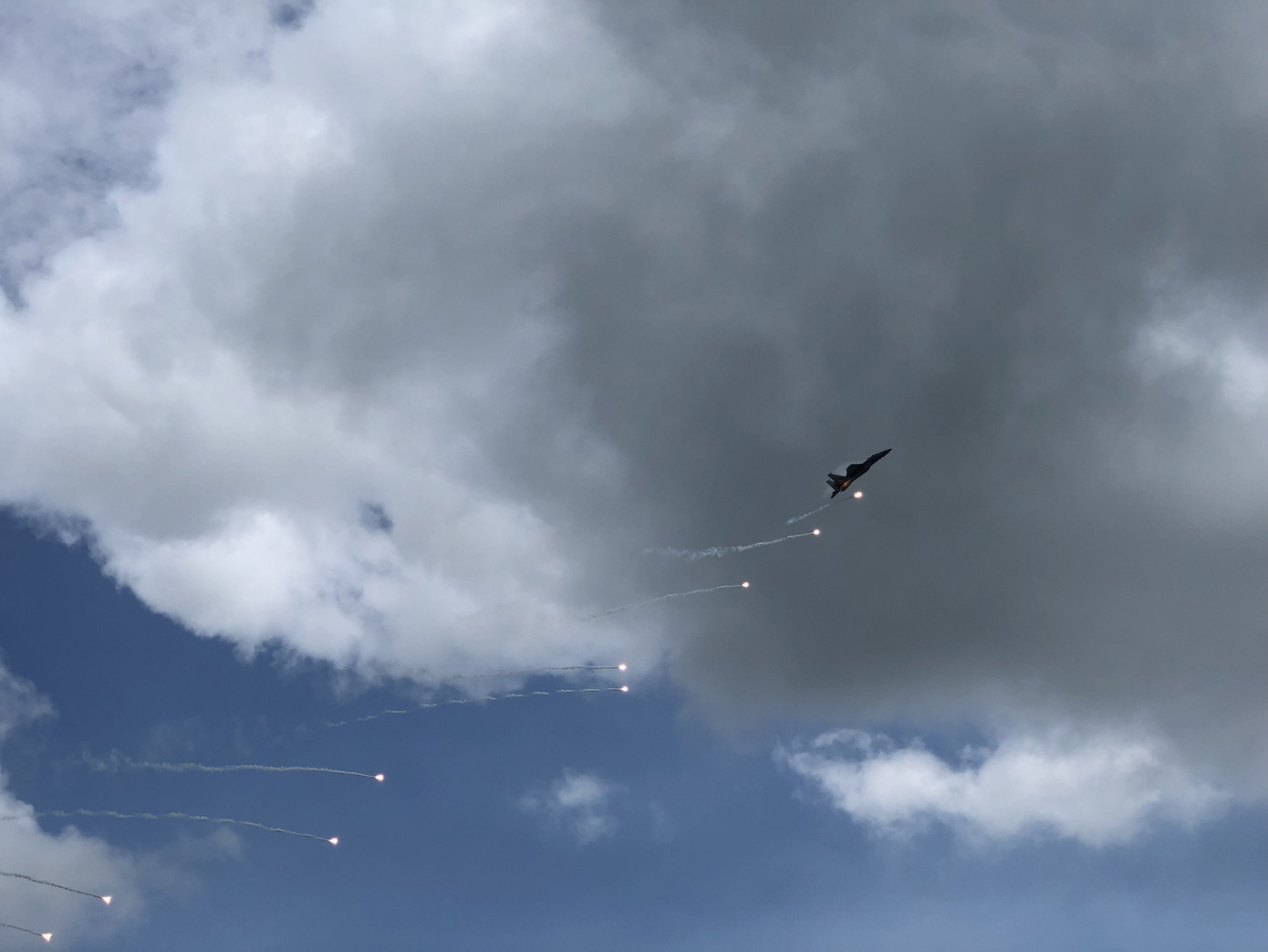 Những máy bay quân sự đình đám ở Singapore Airshow ảnh 24