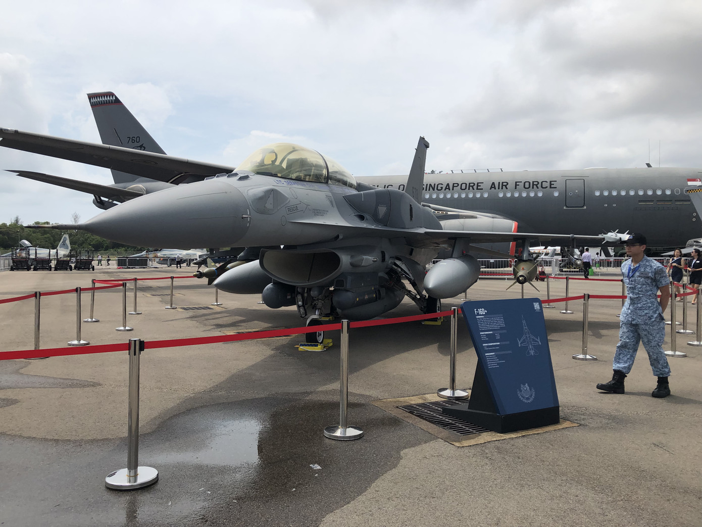 Những máy bay quân sự đình đám ở Singapore Airshow ảnh 8
