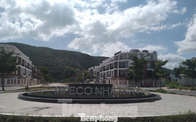 Giao 'đất vàng' giá bèo làm khu đô thị, rộ biệt thự phá vỡ quy hoạch ảnh 2