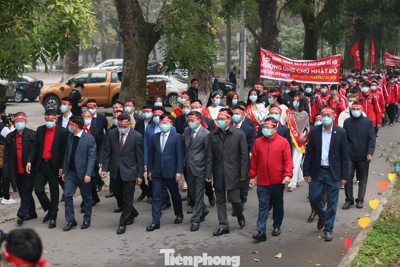 Sôi nổi diễu hành hưởng ứng ngày hội Chủ nhật Đỏ lần thứ XIII ảnh 10
