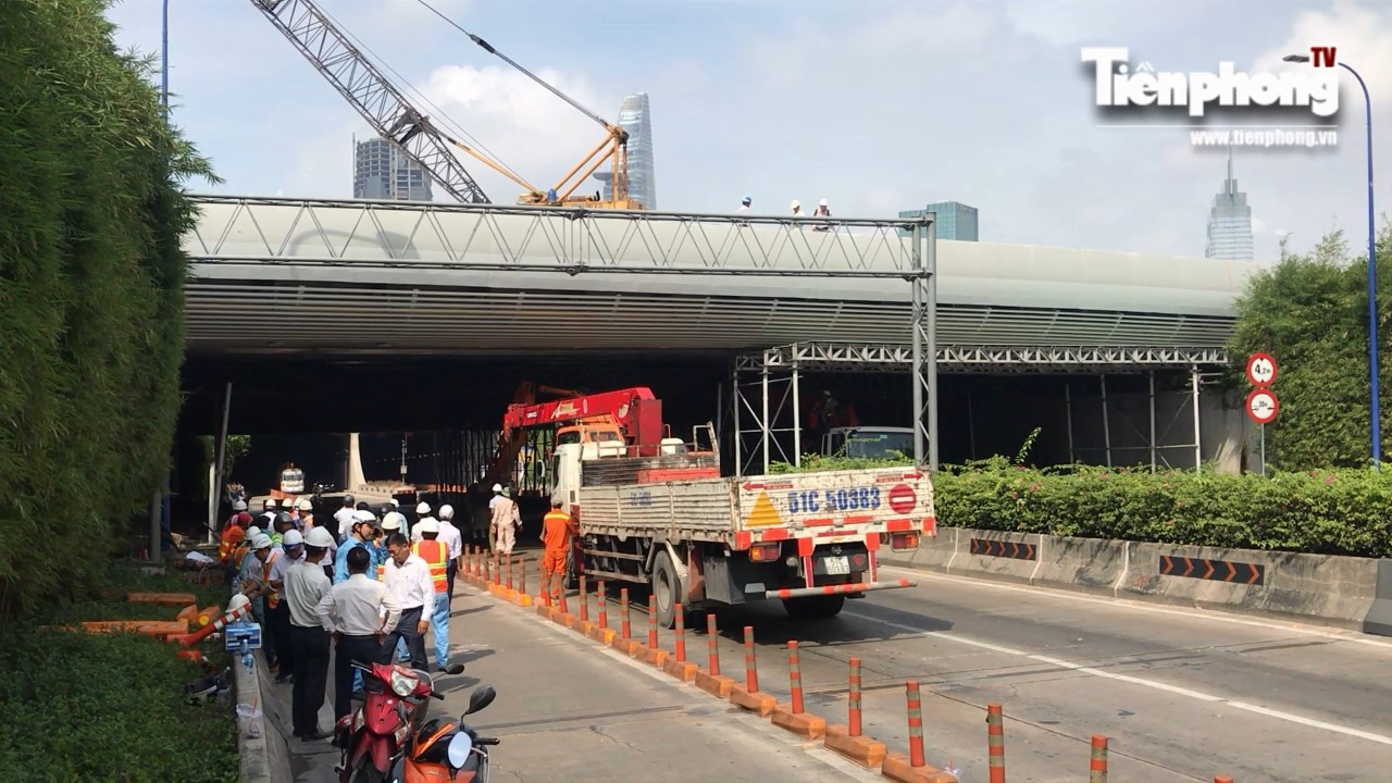 TPHCM bất ngờ cấm xe qua hầm Thủ Thiêm hai ngày cuối tuần? ảnh 1