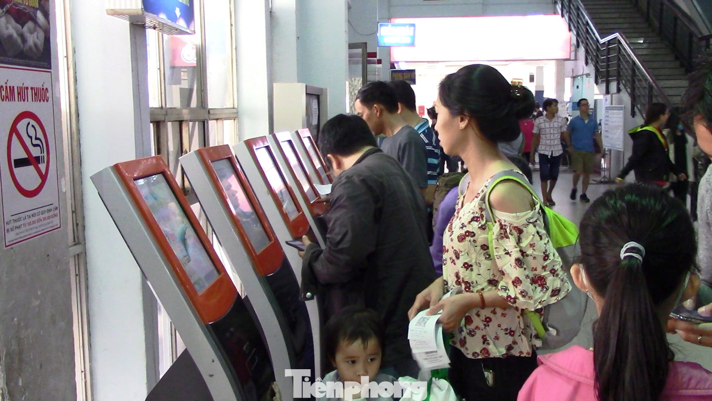 Gần 50.000 vé tàu Tết được đặt trong sáng đầu tiên ga Sài Gòn mở bán ảnh 2
