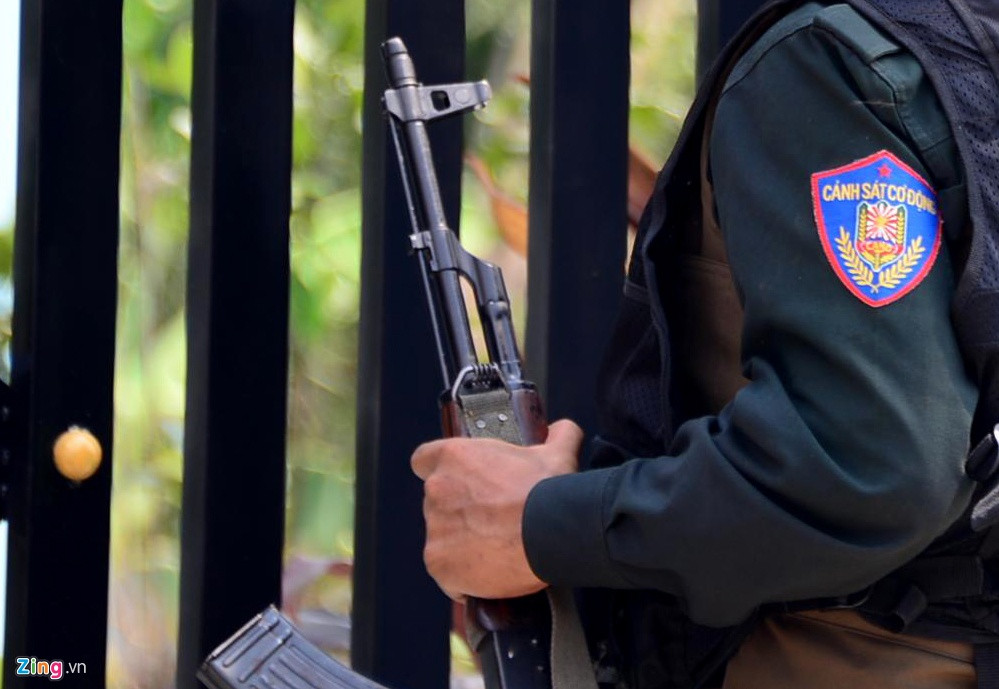 Cận cảnh hơn 300 chiến sĩ vây rừng, truy bắt nghi can bắn chết 5 người ảnh 5