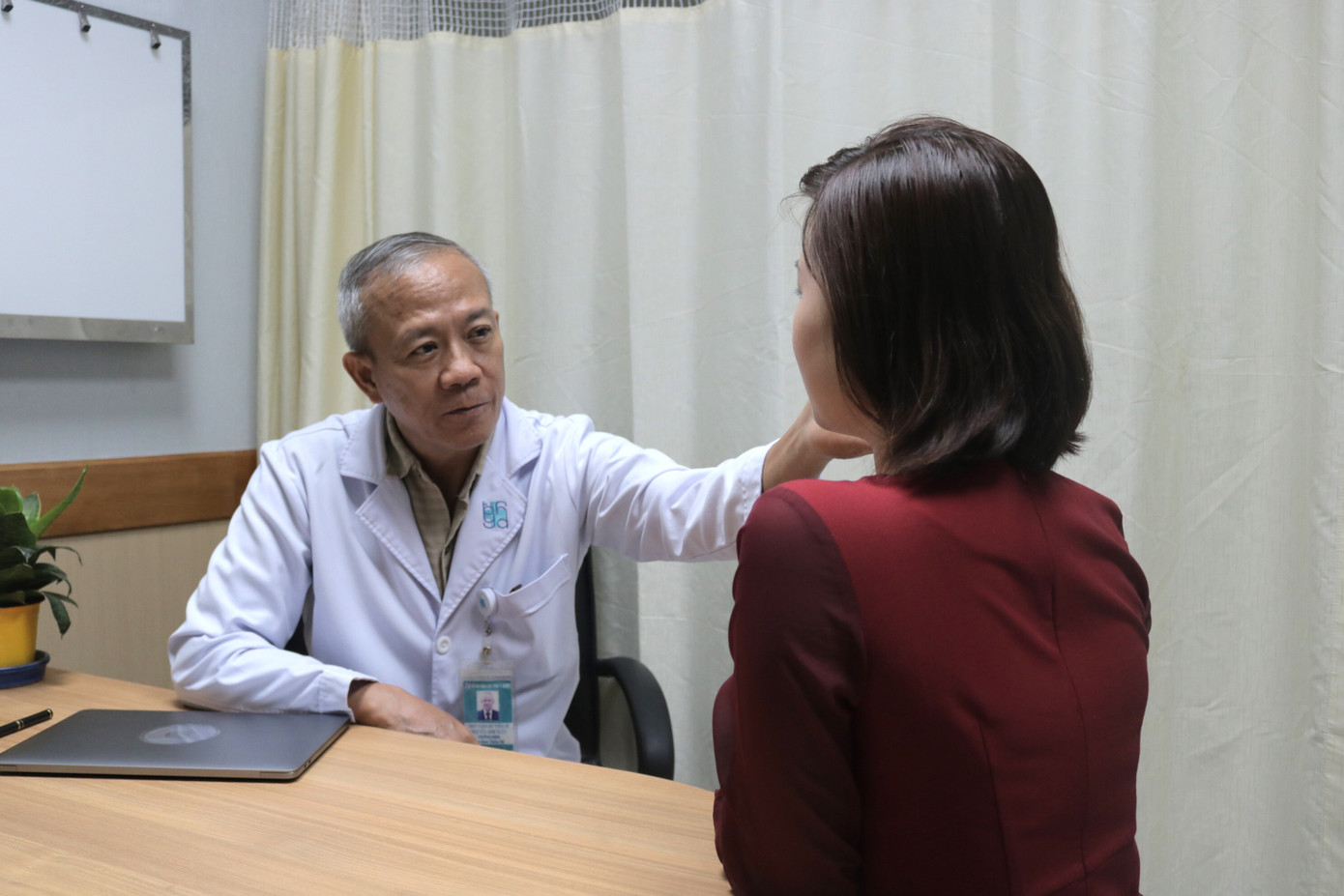 Mù mắt vì tiêm filler nâng mũi ảnh 2