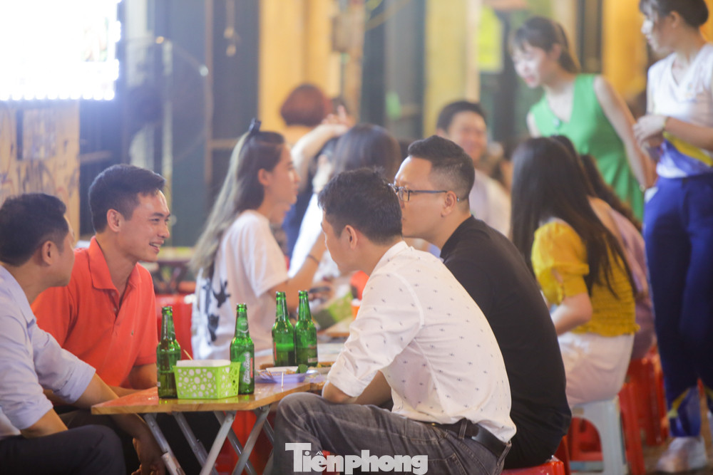 Sau giãn cách, phố Tây Tạ Hiện vẫn đìu hiu ảnh 14