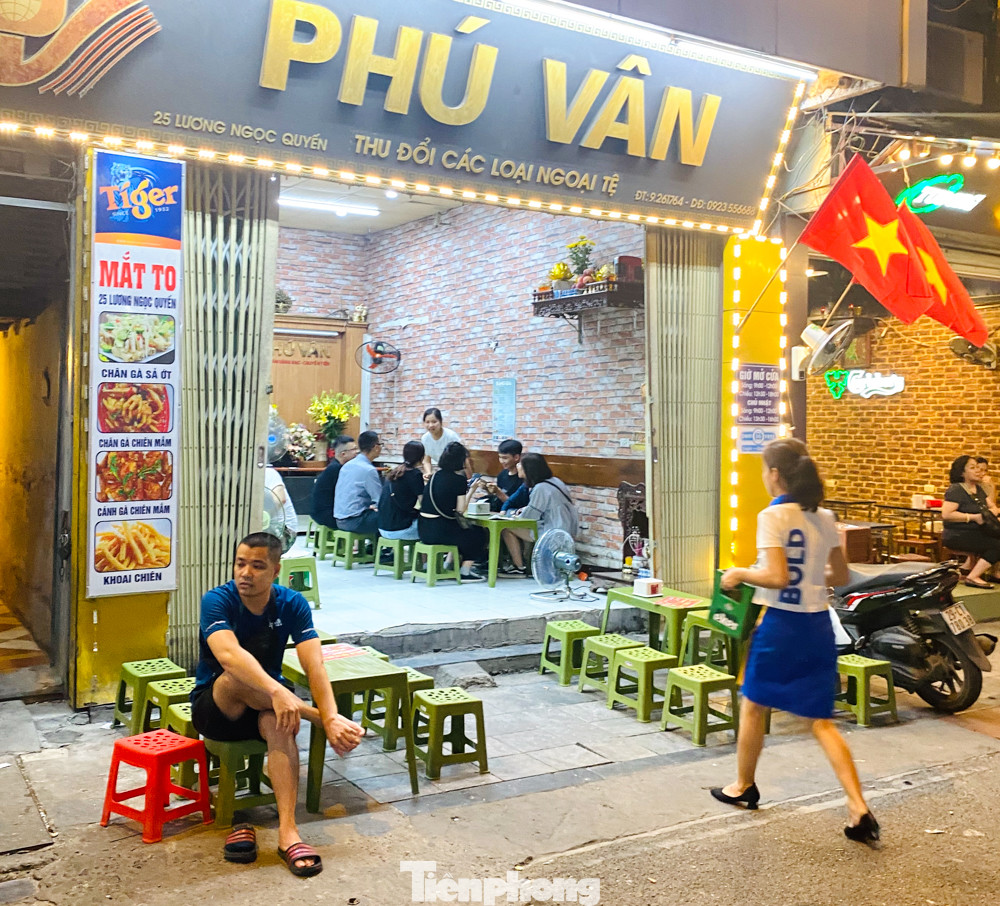 Sau giãn cách, phố Tây Tạ Hiện vẫn đìu hiu ảnh 12