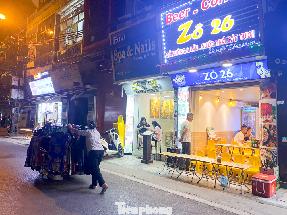 Sau giãn cách, phố Tây Tạ Hiện vẫn đìu hiu ảnh 13