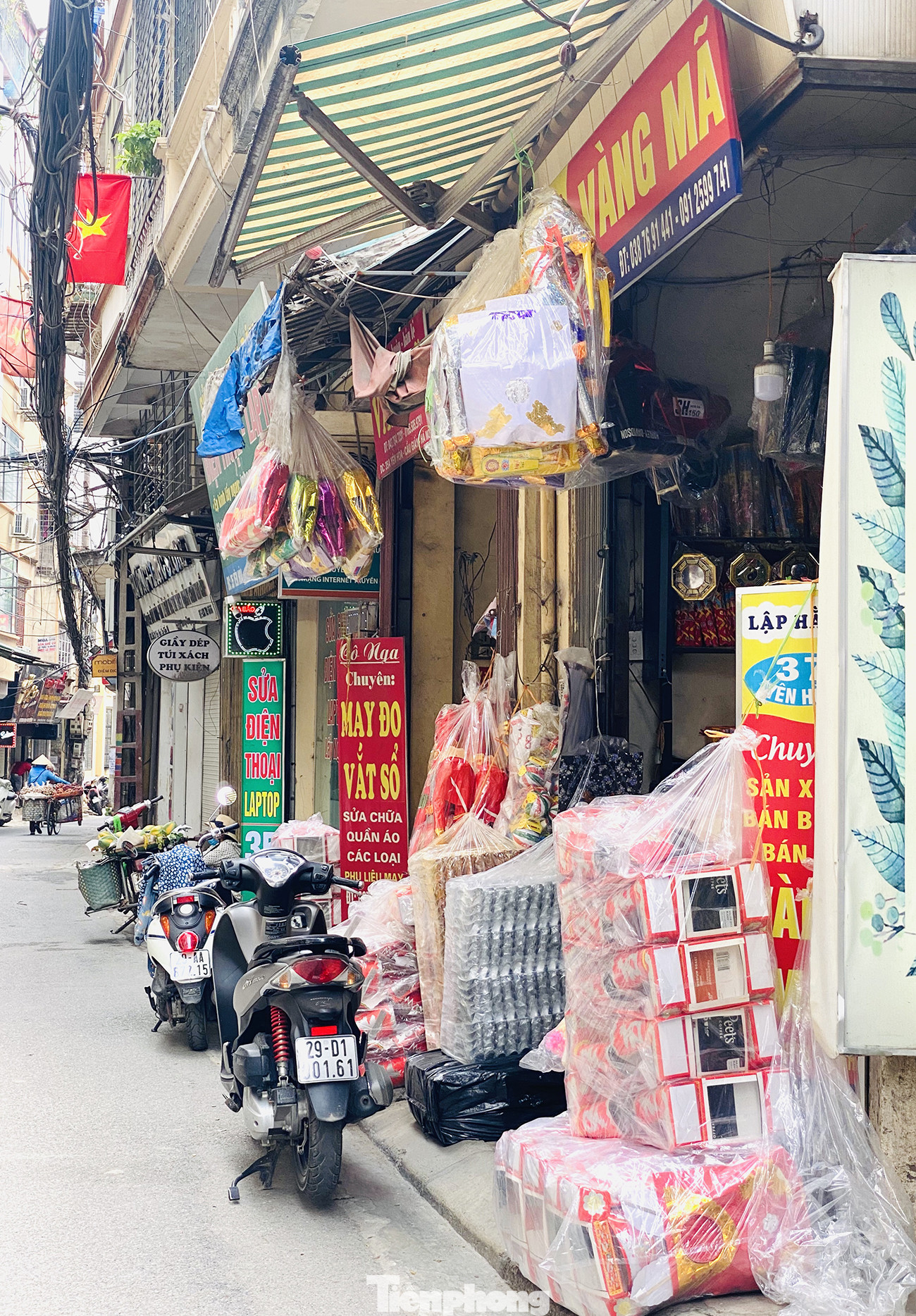  'Ngân hàng địa phủ' ở Hà Nội đìu hiu khác lạ gần lễ Vu Lan ảnh 14