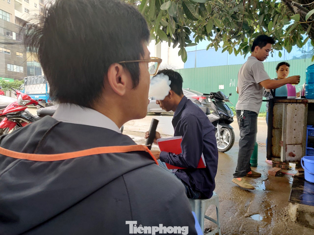 Thuốc lá điện tử 'tấn công' người trẻ ảnh 11