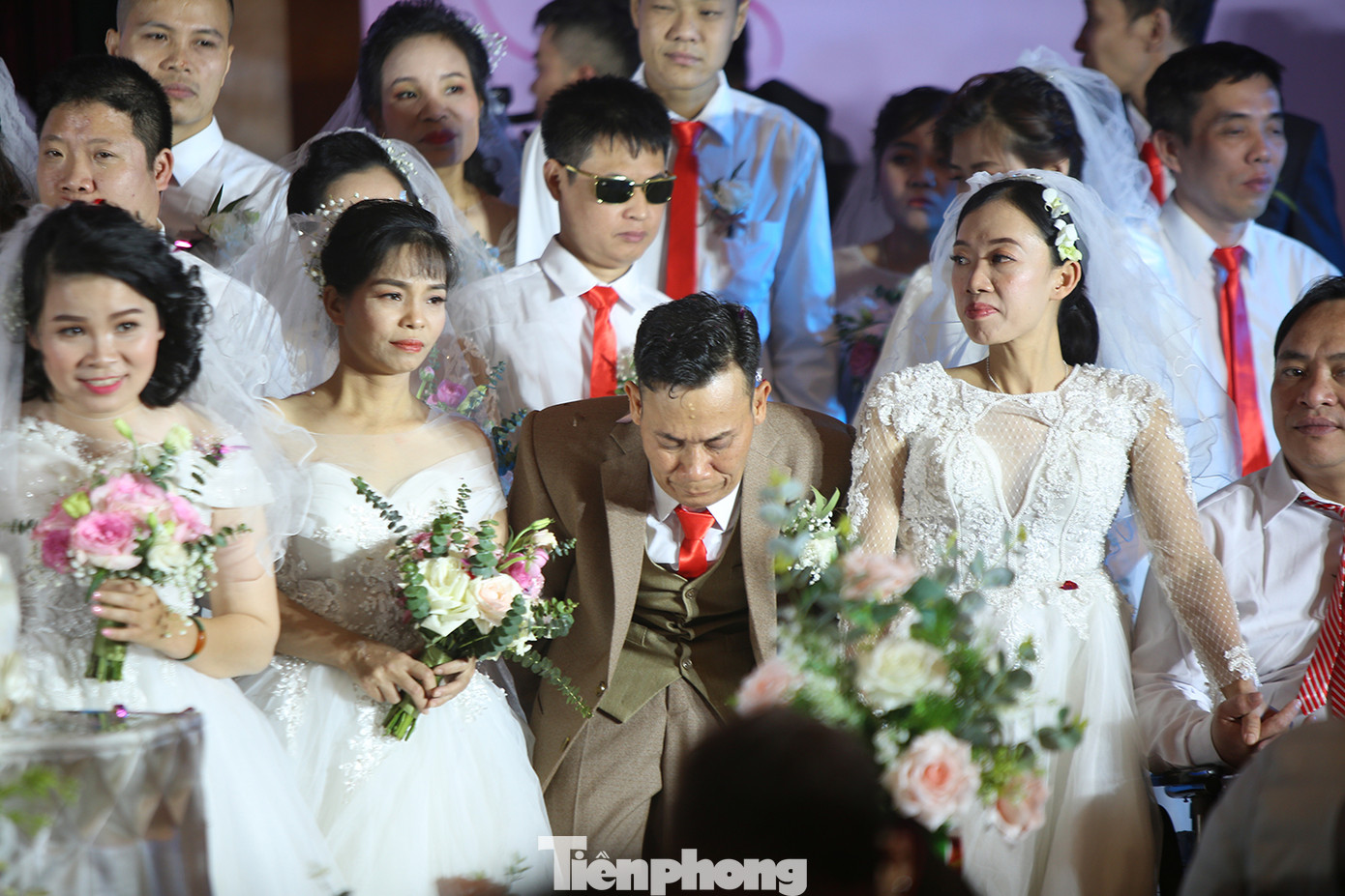 Xúc động lễ cưới tập thể 'Giấc mơ có thật' ảnh 3