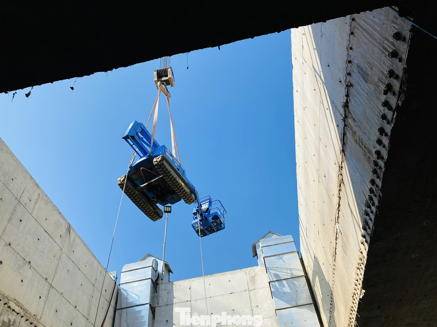 Cận cảnh lắp ráp robot đào hầm 'khủng' nặng 850 tấn thi công Metro Nhổn - ga Hà Nội ảnh 11