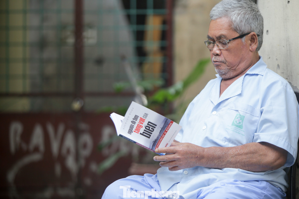 Cuộc sống của bệnh nhân 'xóm chạy thận' sau ngày dỡ chốt cách ly ảnh 7