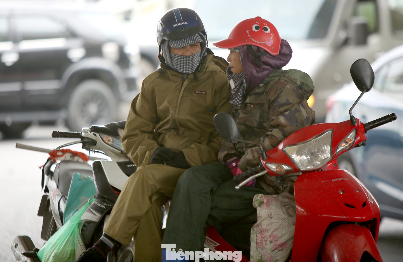 Người lao động ở Hà Nội mưu sinh trong đợt rét mạnh nhất từ đầu mùa đông ảnh 4