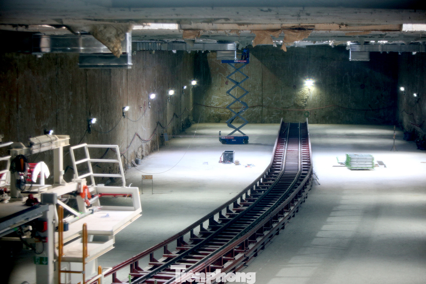 Cận cảnh lắp ráp robot đào hầm 'khủng' nặng 850 tấn thi công Metro Nhổn - ga Hà Nội ảnh 3