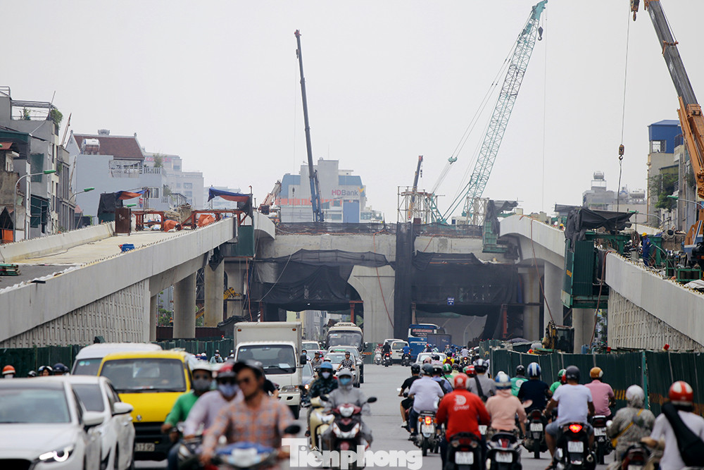 Cận cảnh tuyến đường vành đai 2 trị giá 9.400 tỷ sau 2 năm thi công ảnh 5