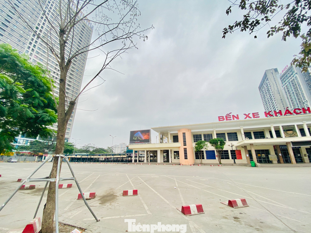 Bến xe Thủ đô vắng lặng trong ngày thực hiện Chỉ thị của Thủ tướng ảnh 6