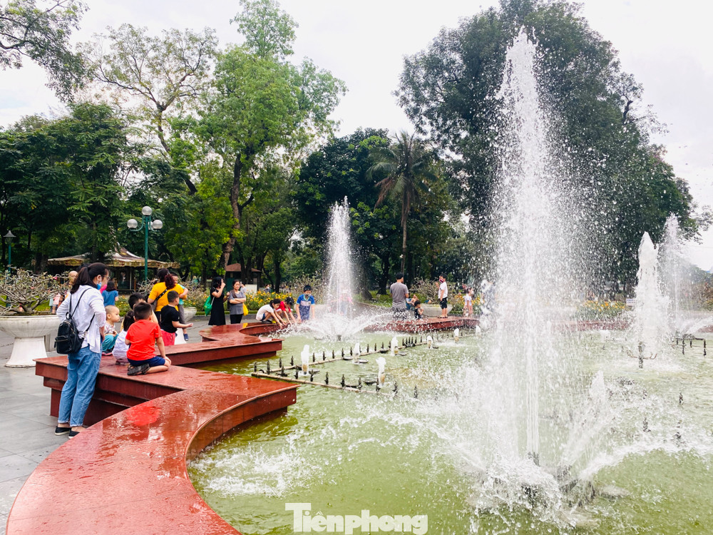 Thấy gì ở Công viên Thống Nhất sau 1 tháng đóng cửa phòng COVID-19 ảnh 11