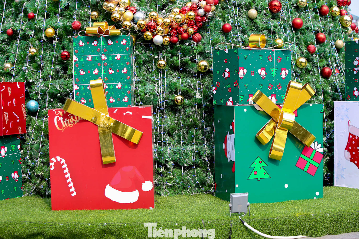 Mùa Giáng sinh về trên đường phố Hà Nội ảnh 8