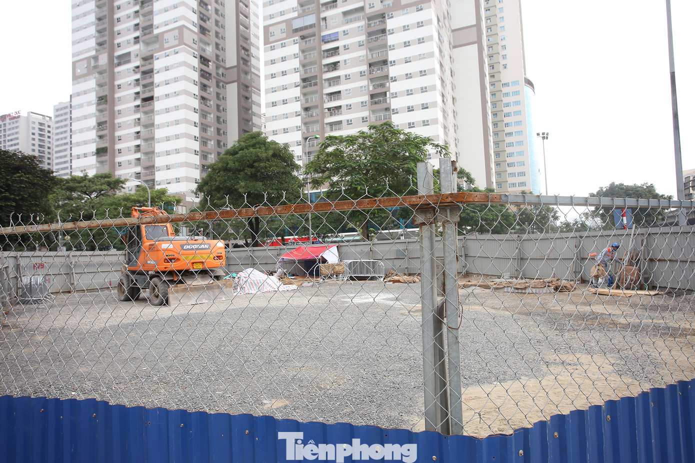 Rào chắn thi công hầm chui Lê Văn Lương tại nút giao 10 làn xe ảnh 7